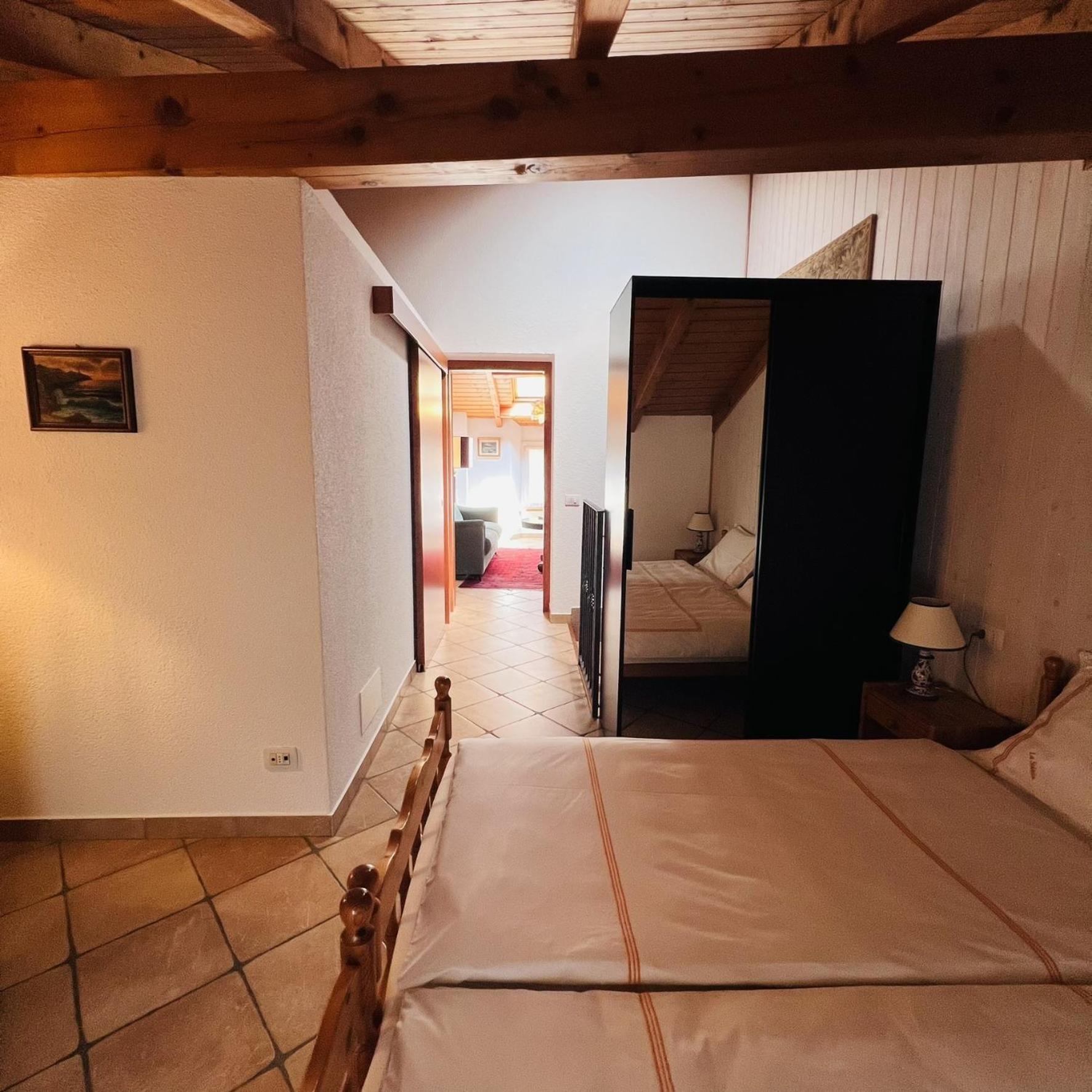 Villa La Solatìa Porto Ceresio Esterno foto