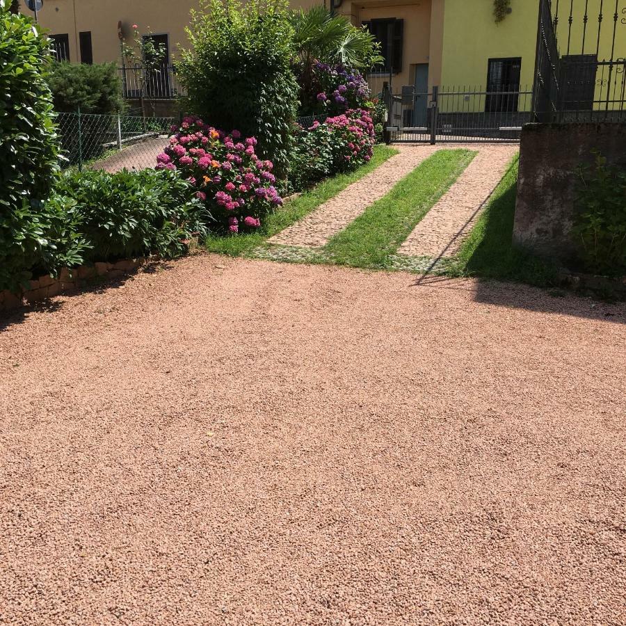Villa La Solatìa Porto Ceresio Esterno foto